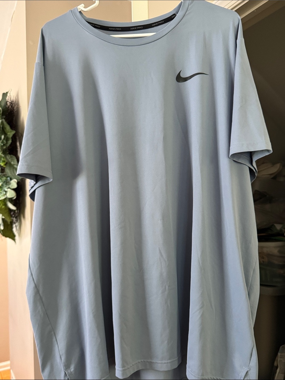 Nike Men’s Light Blue Dri-FIT Short Sleeve Shirt